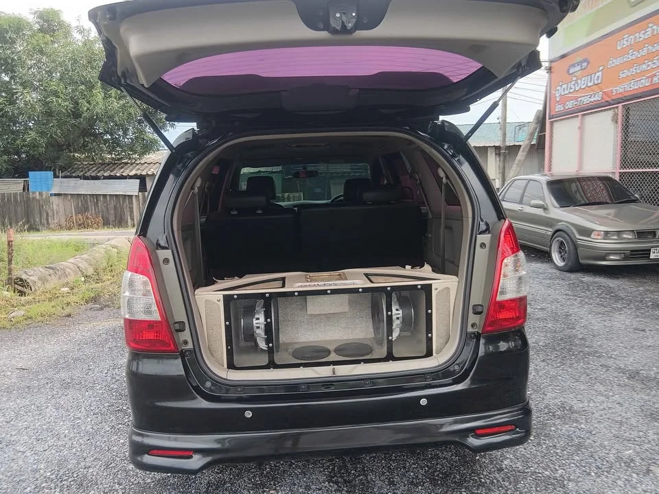 2012 Toyota Innova I 2