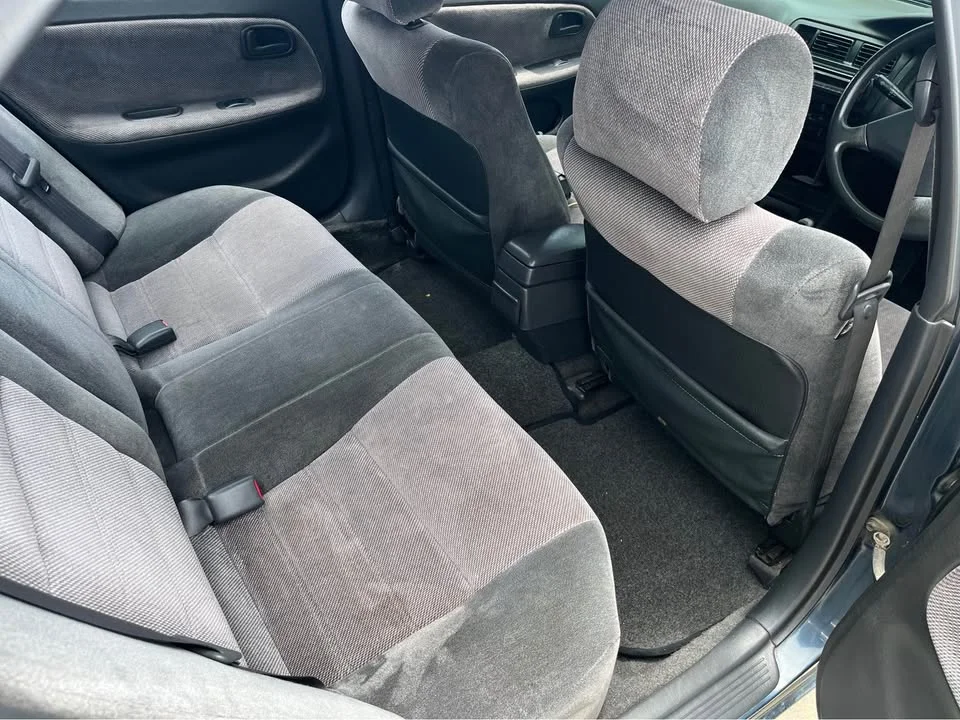 Toyota Corolla Altis VII (E100) 3