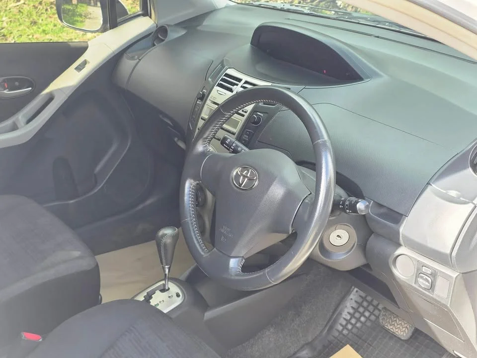 2010 Toyota Yaris II 3