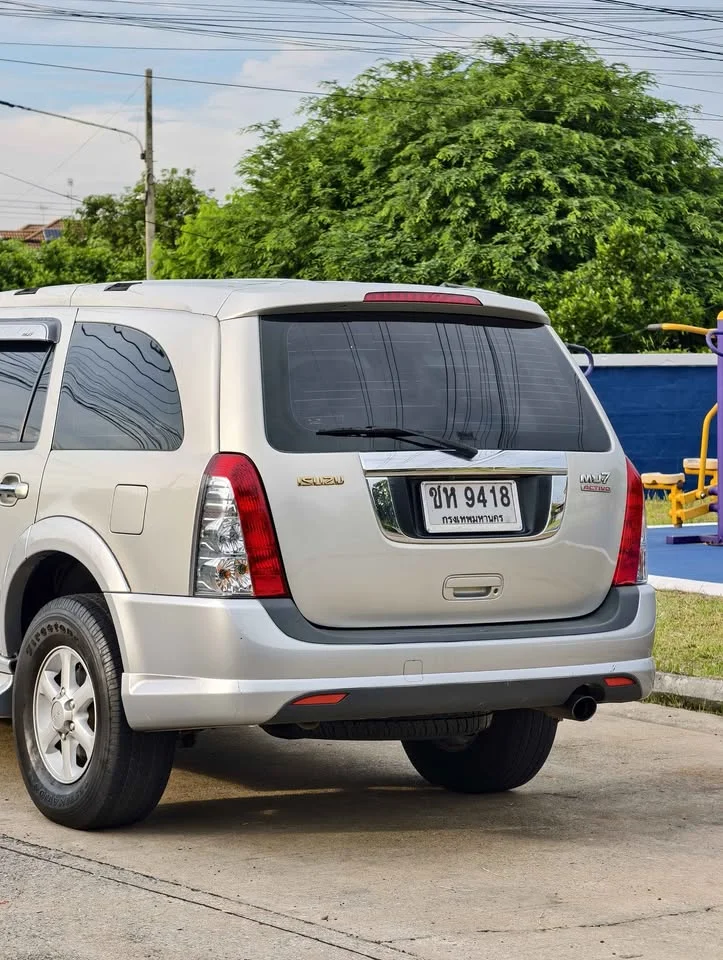 2007 Isuzu MU-7 3