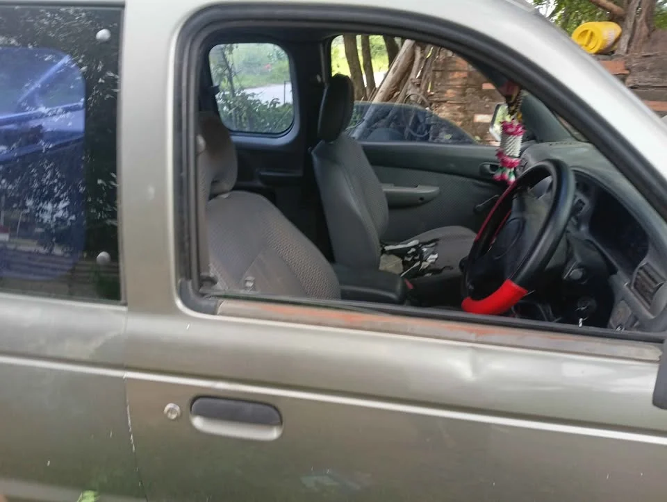 1998 Mazda 2500 Fighter V 2