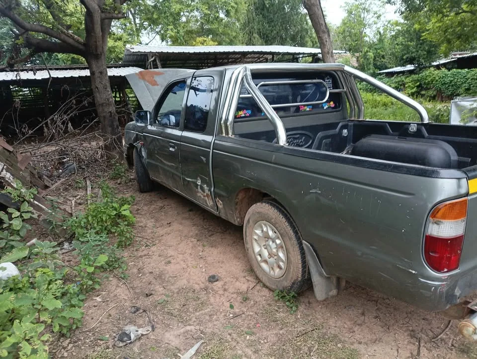 1998 Mazda 2500 Fighter V 3