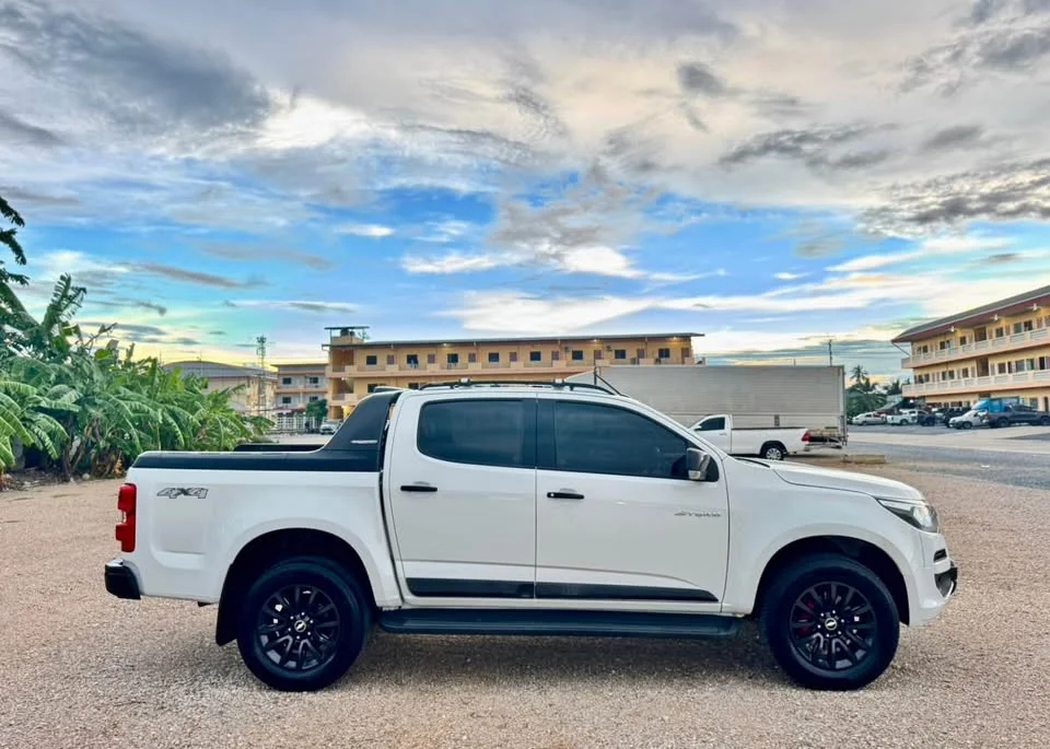 2017 Chevrolet Colorado II 3
