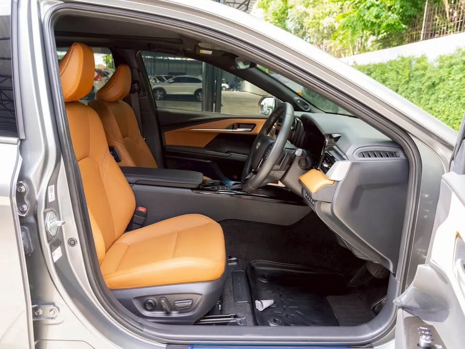 2025 Toyota Camry VIII (XV70) 3