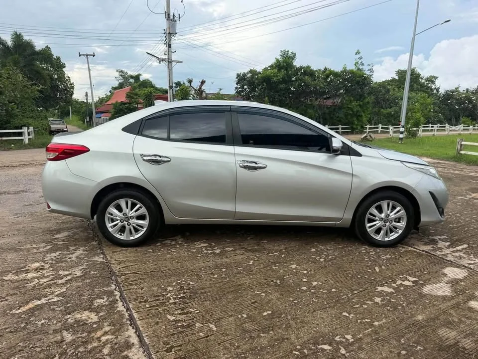 2017 Toyota Yaris ATIV III 3