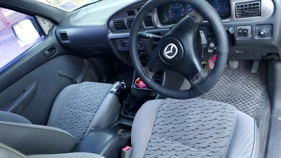 2003 Mazda 2500 Fighter V 2