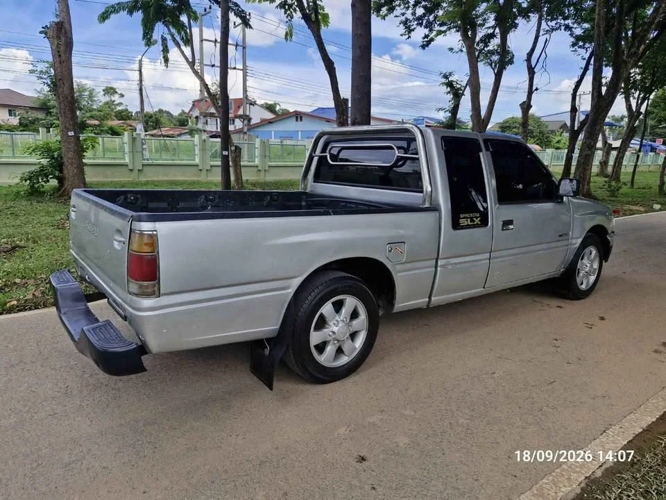 1993 Isuzu TFR III 2
