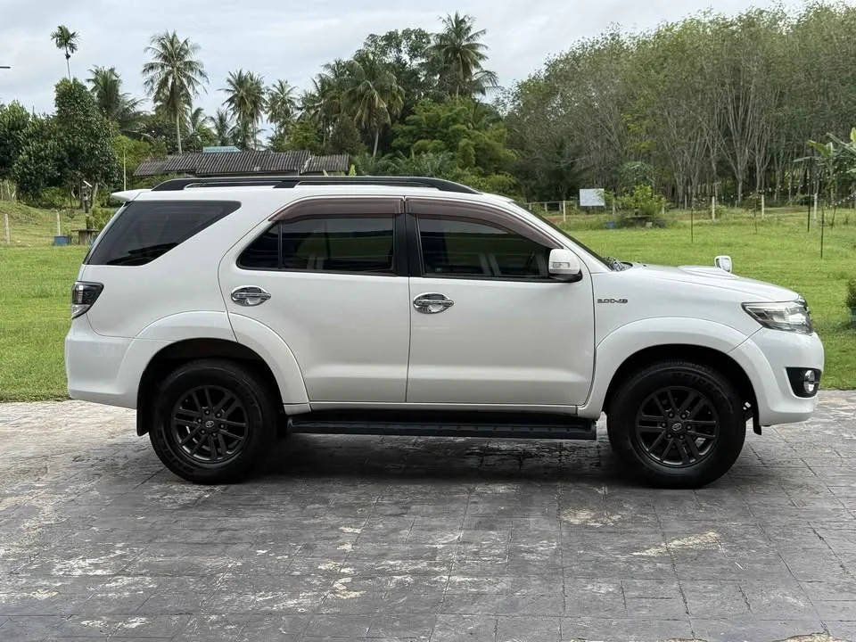 2014 Toyota Fortuner I 3