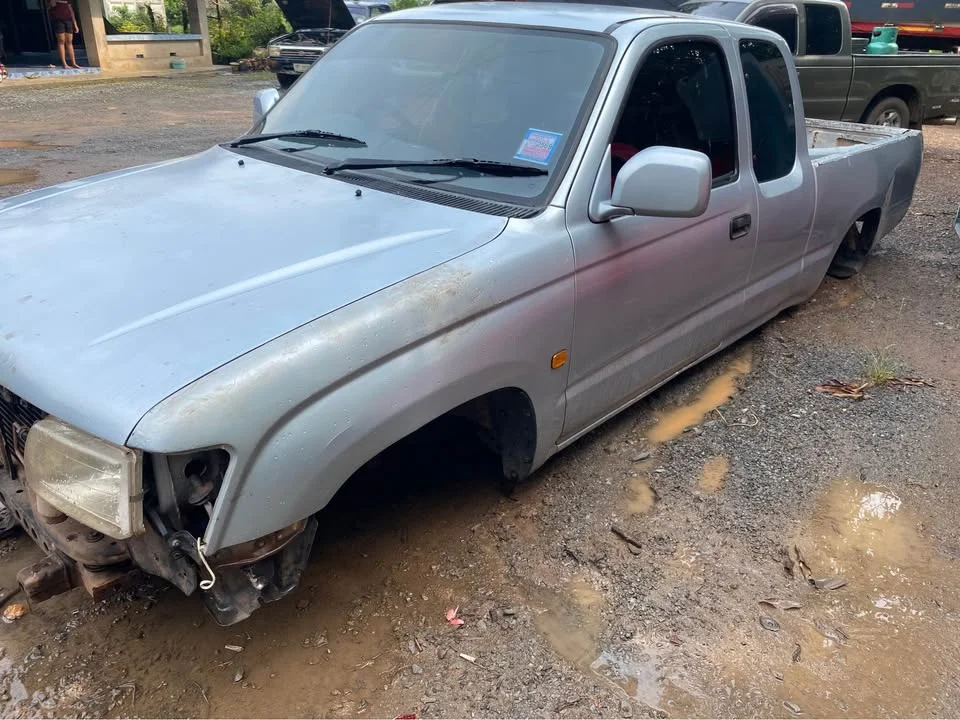 2005 Toyota Hilux Tiger VI 2