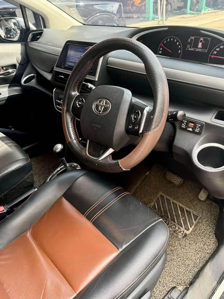 2018 Toyota Sienta II 3