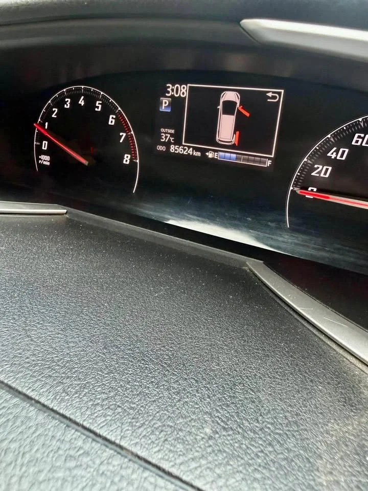 2018 Toyota Sienta II 2