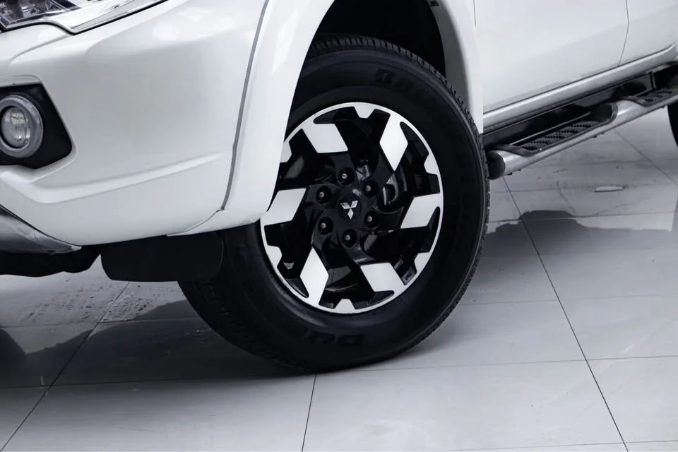2016 Mitsubishi Triton V 2
