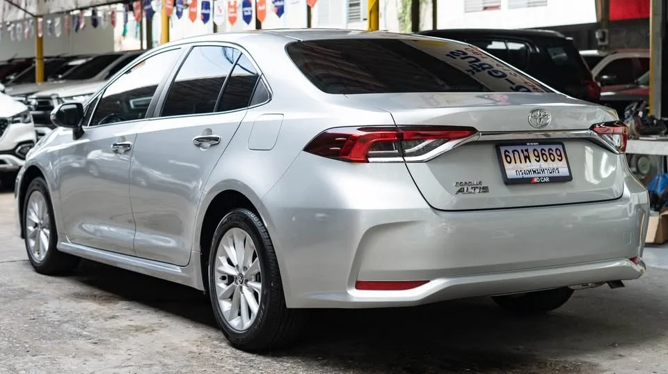 2020 Toyota Corolla Altis XII (E210) 3