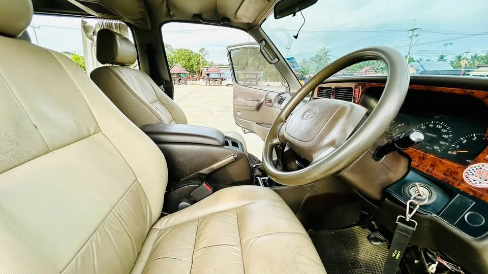 2002 Toyota Commuter IV (H100) 3