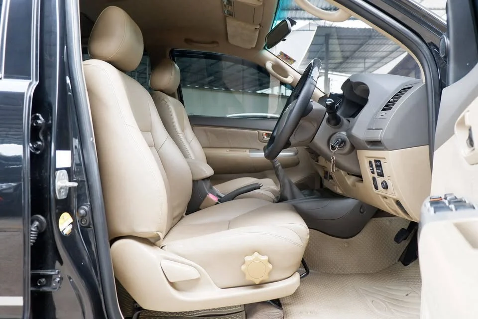 2013 Toyota Fortuner I 3