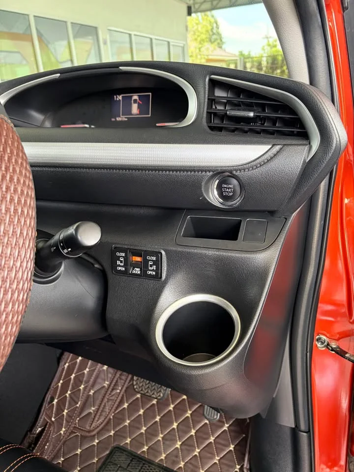2016 Toyota Sienta II 2