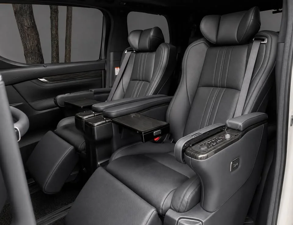 2021 Lexus LM I 3