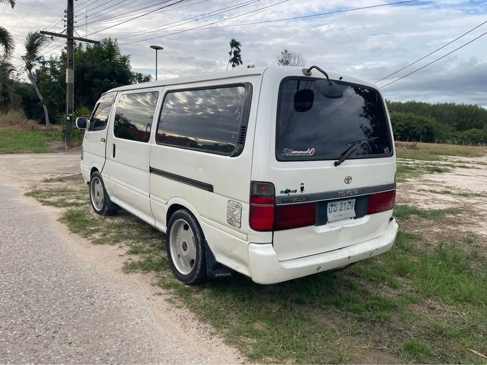 Toyota Commuter IV (H100) 3