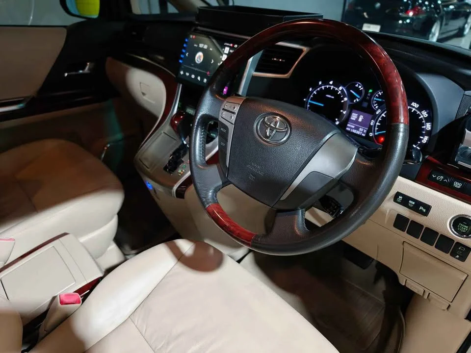 2011 Toyota Alphard, Vellfire II (AH20) 3