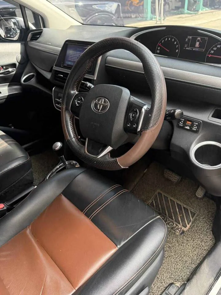 2018 Toyota Sienta II 3