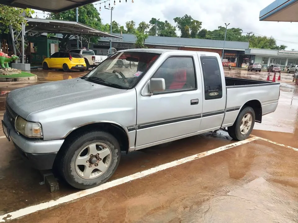 1995 Isuzu TFR III 3