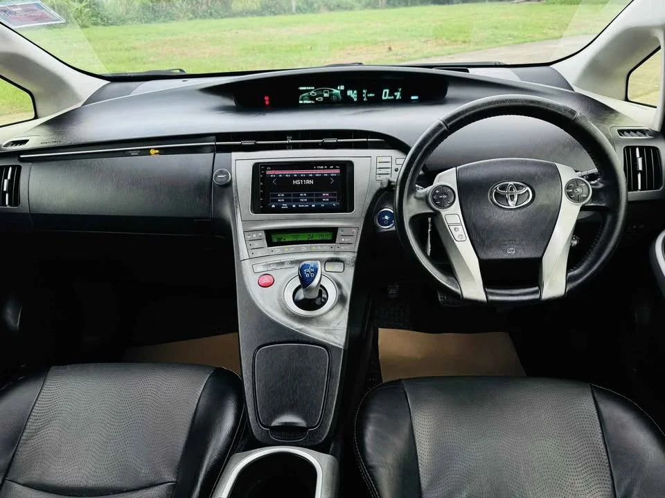 2014 Toyota Prius III 3