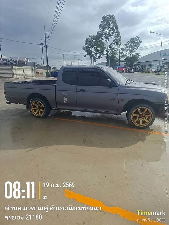 2004 Mitsubishi Strada III 2