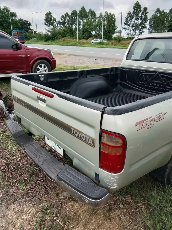 2003 Toyota Hilux Tiger VI 3