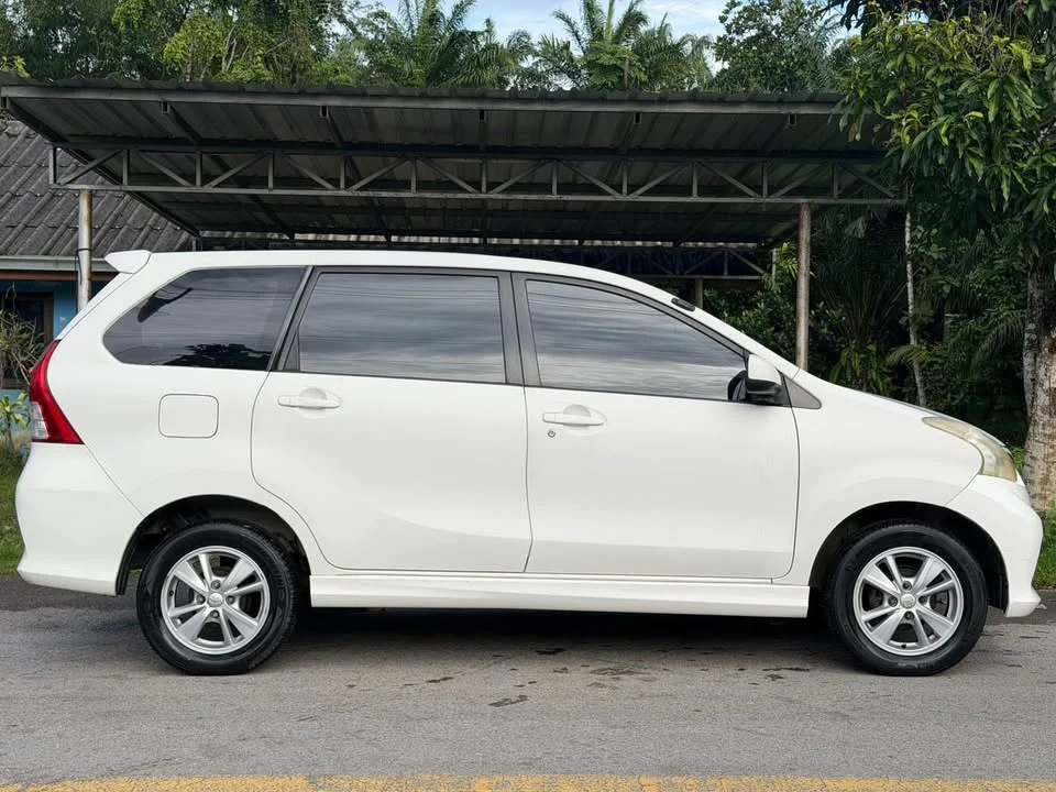 2012 Toyota Avanza II 2