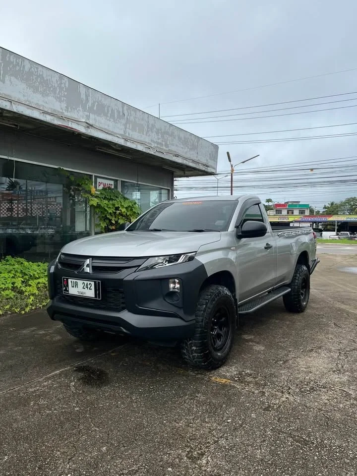 2022 Mitsubishi Triton V 2