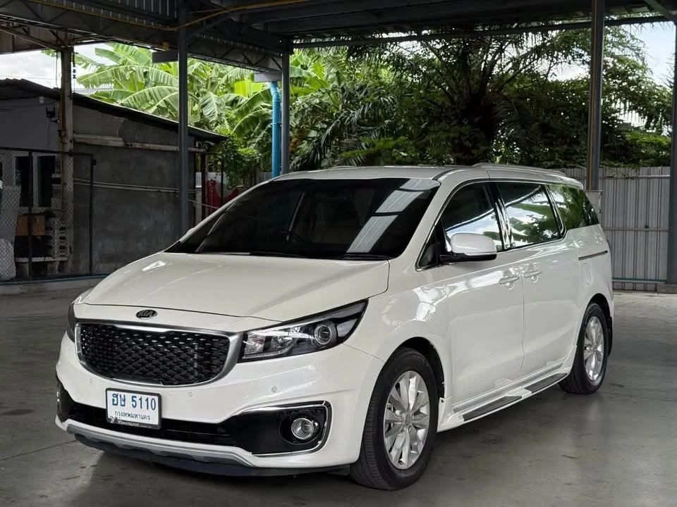 2015 Kia Carnival III 3