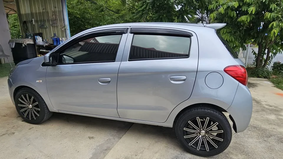 2013 Mitsubishi Mirage VI 2