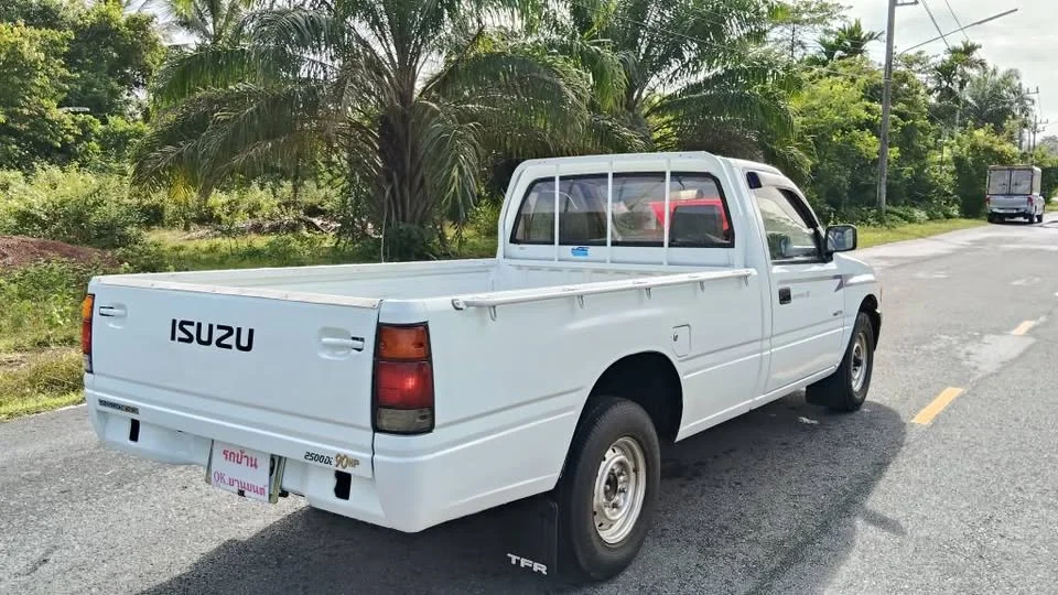 1995 Isuzu TFR III 2