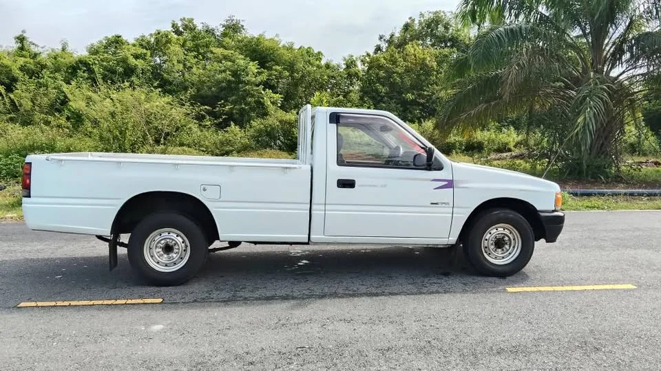 1995 Isuzu TFR III 3