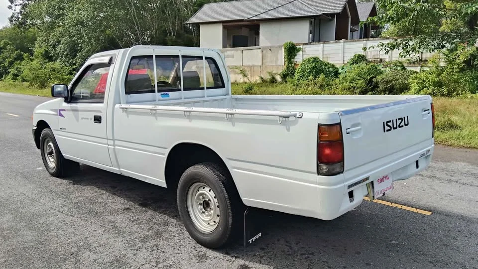 1995 Isuzu TFR III 2