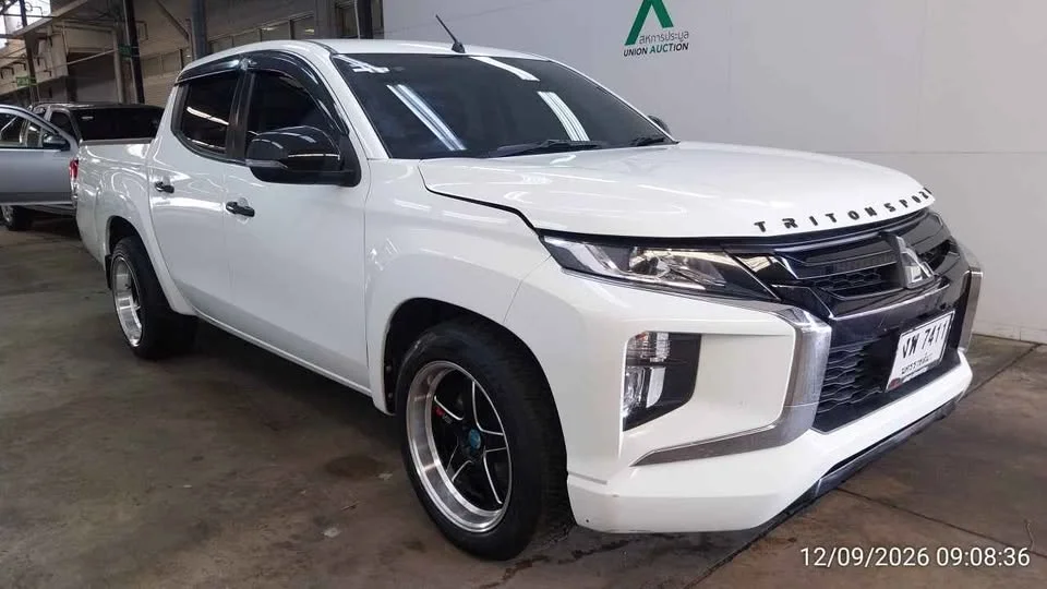 2022 Mitsubishi Triton V 3