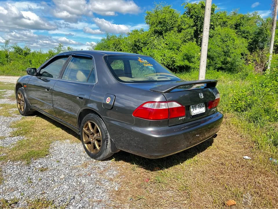 Honda Accord VI 2