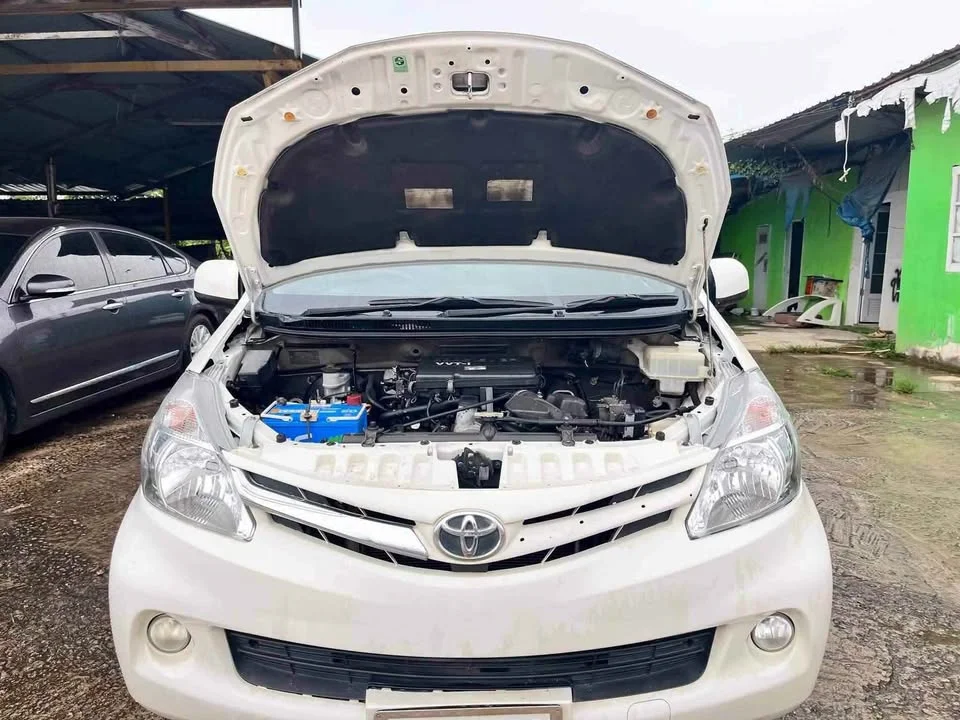 2012 Toyota Avanza II 2