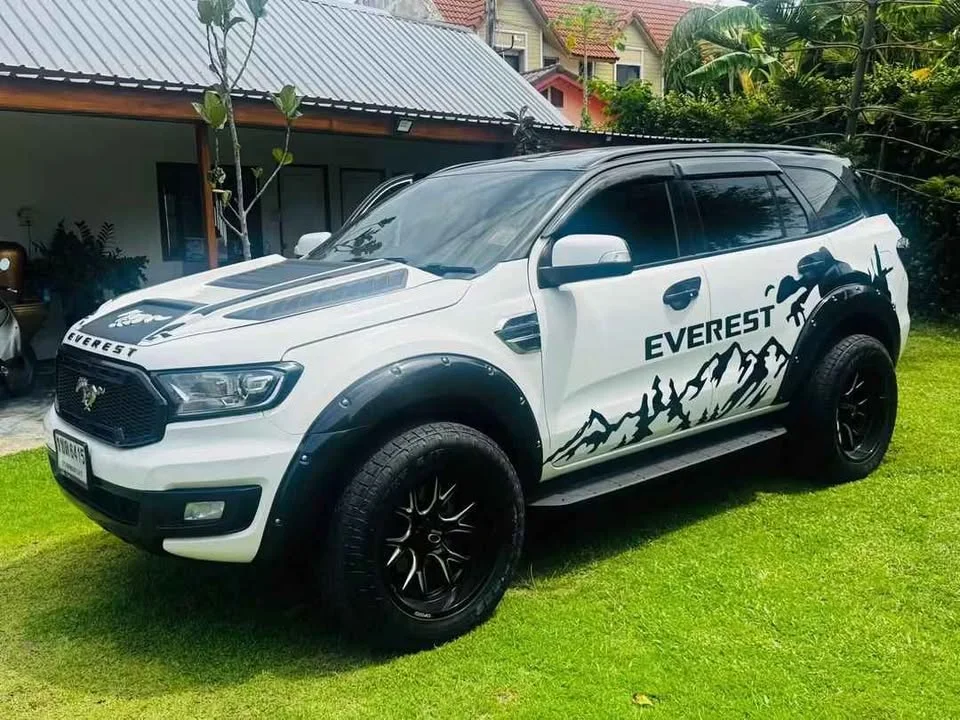 2019 Ford Everest II 3