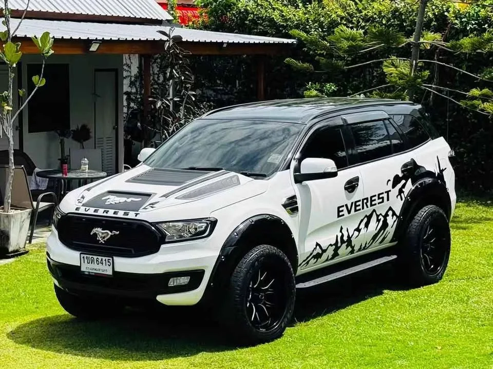 2019 Ford Everest II 2