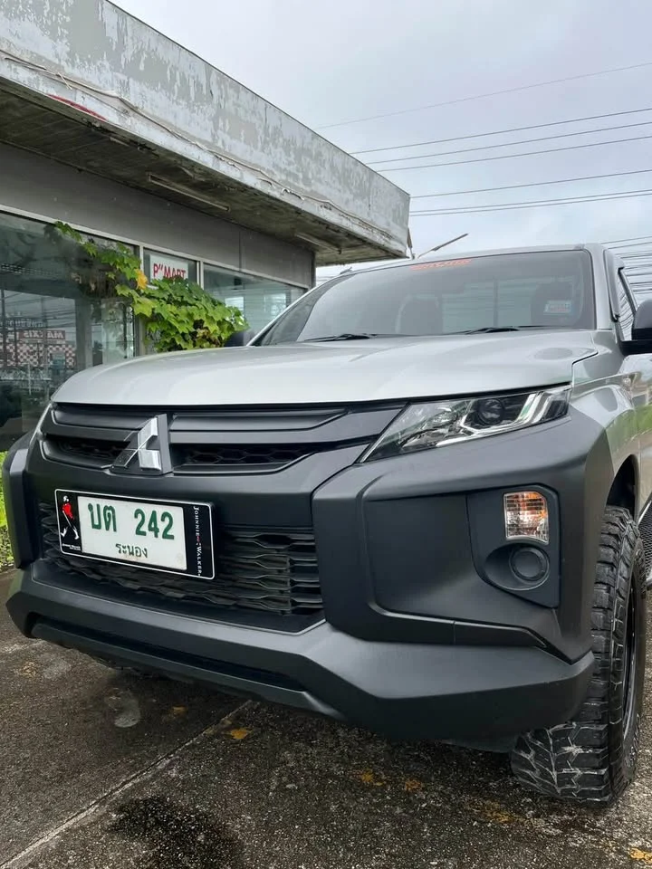 2022 Mitsubishi Triton V 3
