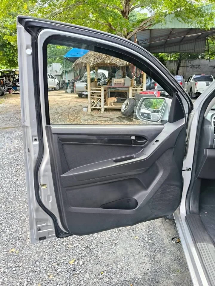 2013 Isuzu D-Max II (RT) 3