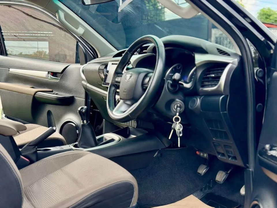 2017 Toyota Hilux VIII 3