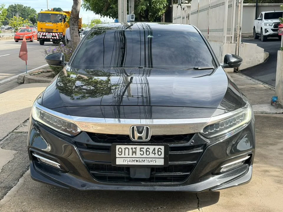 2020 Honda Accord X 2