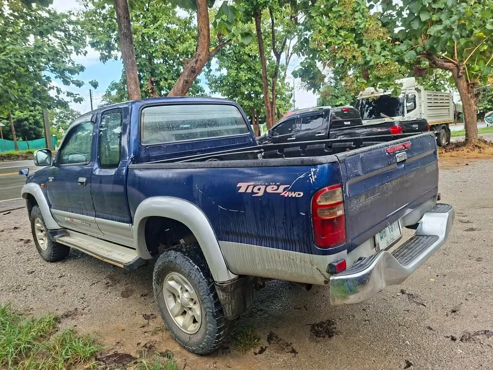 2003 Toyota Hilux Tiger VI 2