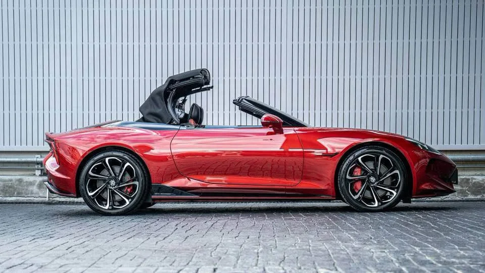 2024 MG Cyberster 2