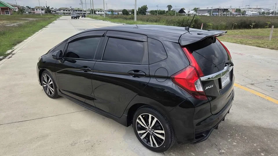 2020 Honda Jazz III 2