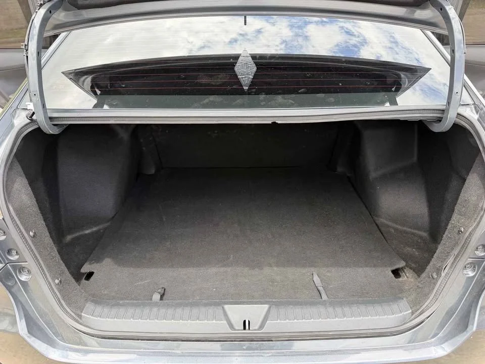 2025 Toyota Yaris ATIV IV 3