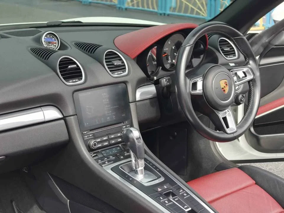 2016 Porsche 718 Boxster and Cayman IV 2