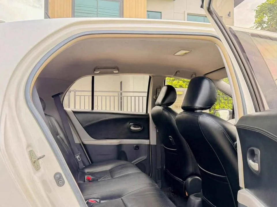 2007 Toyota Yaris II 3